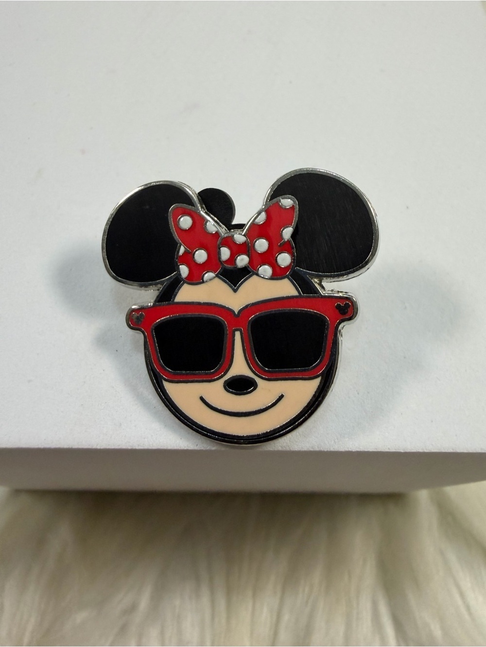 💙3/$20💙 Disney Minnie Mouse Red Bow and Sunglasses Enamel Pin